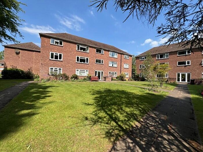2 Bedroom Flat To Rent In Virginia Water, Surrey, GU25