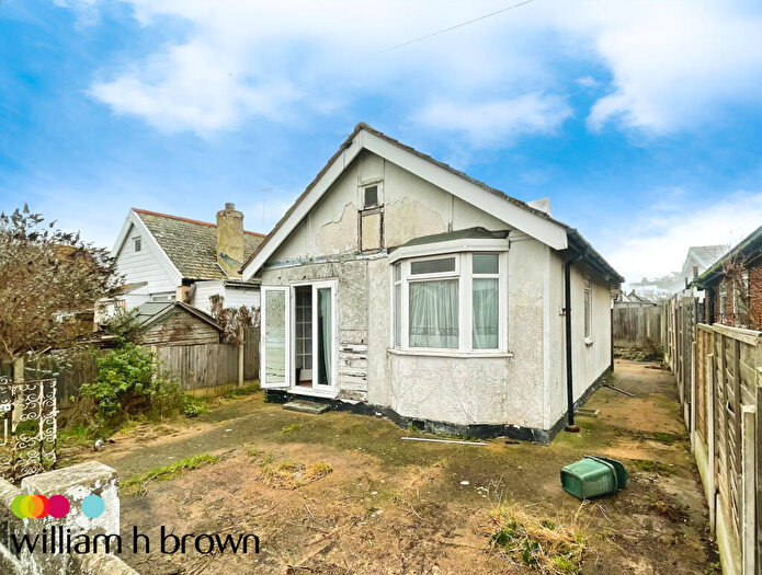 3 Bedroom Bungalow To Rent In Rosemary Way, Jaywick, Clacton-On-Sea, CO15