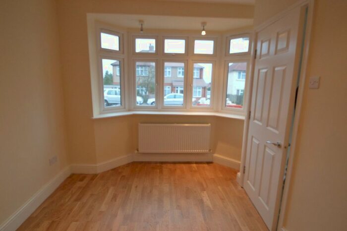 3 Bedroom Terraced House To Rent In Dale Avenue, Edgware, HA8