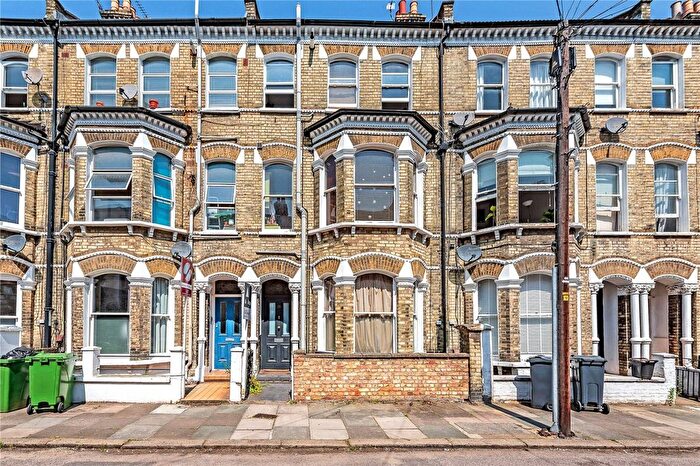 2 Bedroom Flat For Sale In Tregothnan Road, Clapham, London, SW9