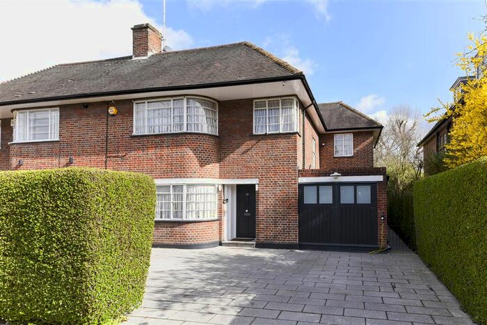 6 Bedroom Semi Detached House For Sale In Litchfield Way, NW11