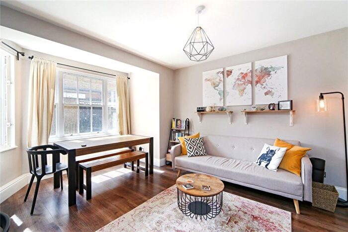 2 Bedroom Flat To Rent In Basing Street, North Kensington, W11