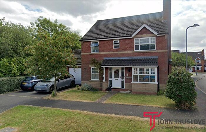 4 Bedroom House To Rent In Carthorse Lane, Redditch, B97