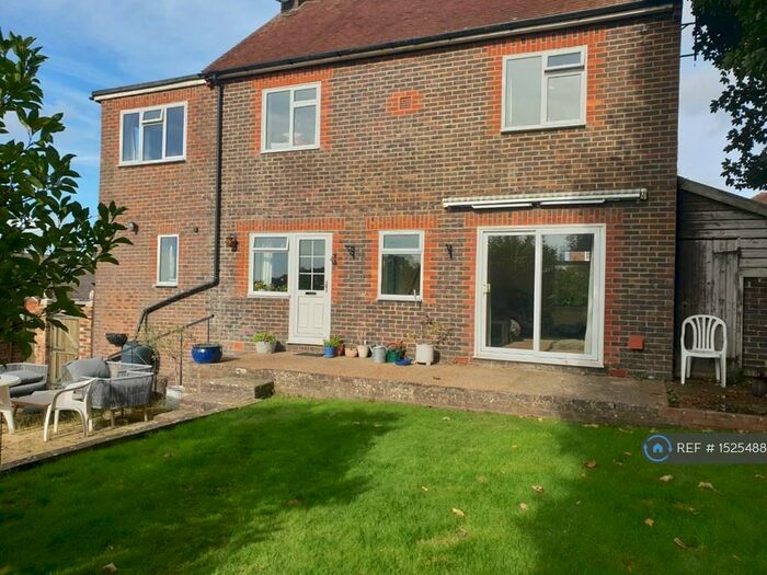 3 Bedroom Detached House To Rent In Wivelsfield Road, Haywards Heath, RH16