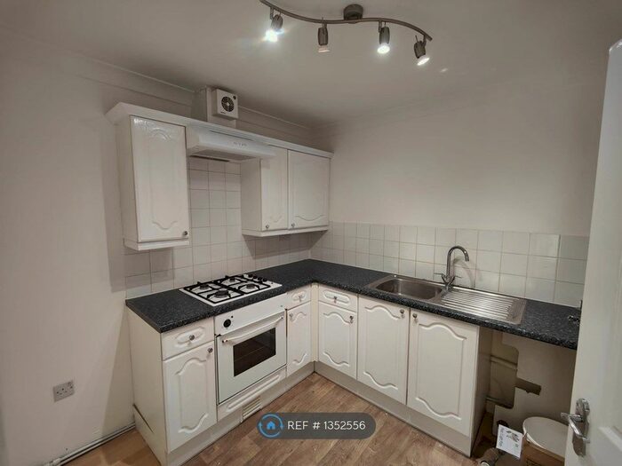 1 Bedroom Flat To Rent In Mazion, Poole, BH12