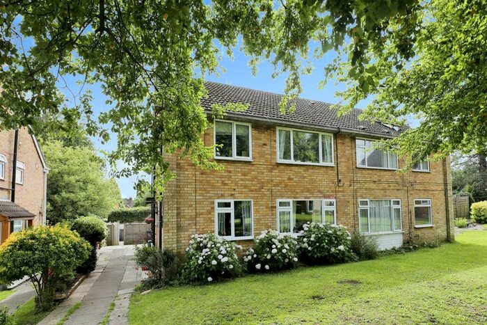 2 Bedroom Maisonette To Rent In Denton Close, Kenilworth, CV8