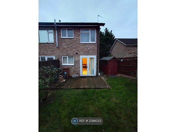 2 Bedroom End Of Terrace House To Rent In Gibbs Couch, Watford, WD19
