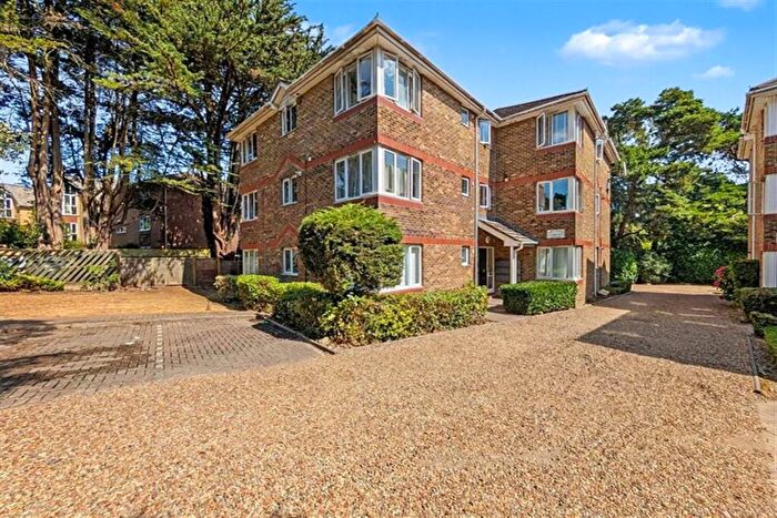 2 Bedroom Flat To Rent In Bournemouth, BH12
