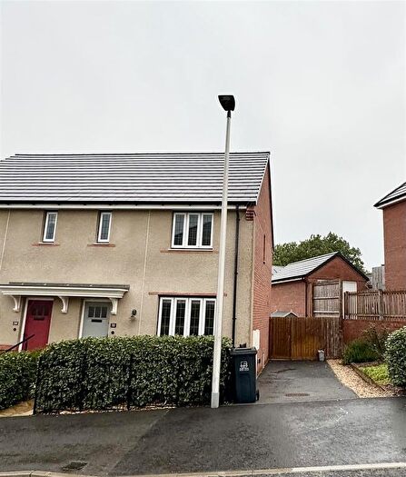 2 Bedroom Property To Rent In Cross Park, Filham, PL21