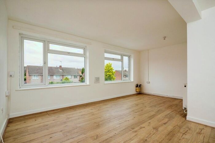 2 Bedroom Maisonette To Rent In Wolds Drive, Keyworth, Nottingham, NG12