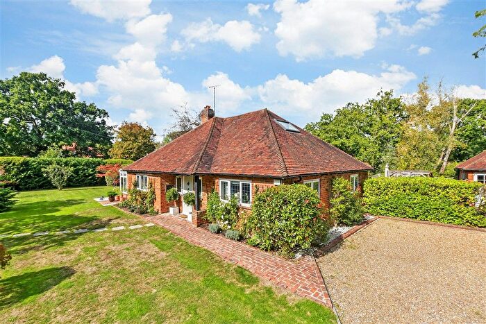 4 Bedroom Chalet For Sale In Cot Lane, Biddenden, Ashford, Kent, TN27
