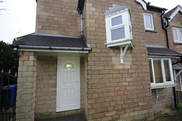 2 Bedroom Semi-Detached House For Sale In Staley Road, Mossley, OL5
