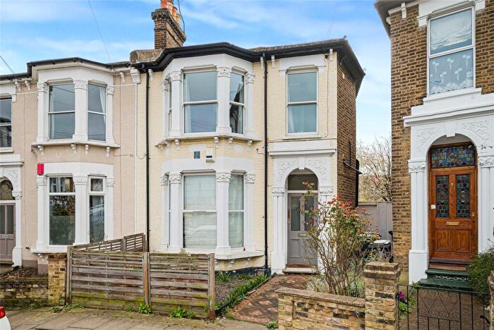 1 Bedroom Apartment For Sale In St. Swithuns Road, London, SE13