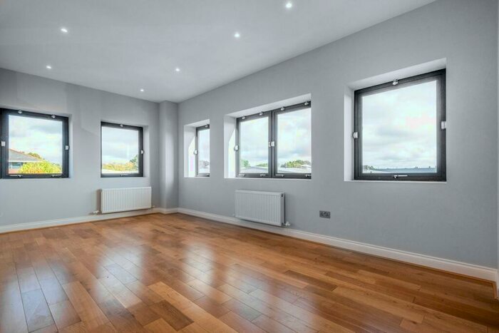 2 Bedroom Apartment To Rent In Vantage House, Hook, RG27