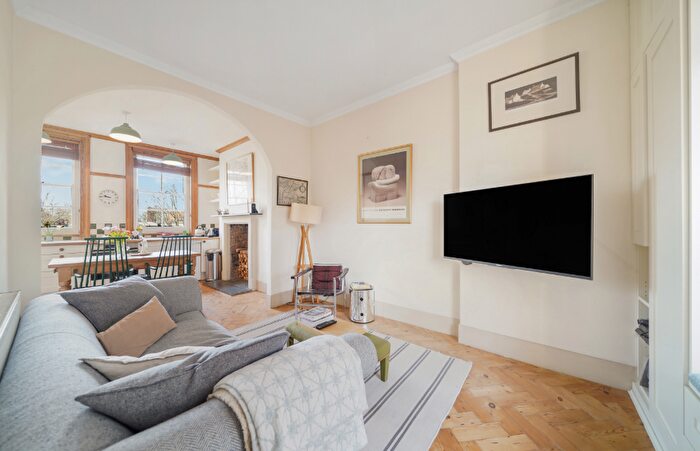1 Bedroom Flat To Rent In Avonmore Place, London, W14