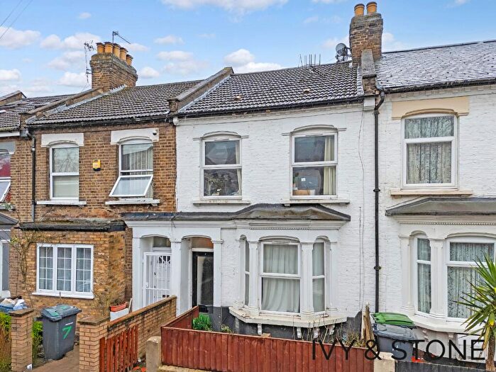 3 Bedroom Terraced House For Sale In Sperling Road, London, Greater London, N17