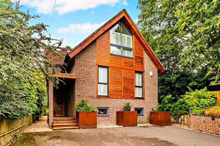 4 Bedroom Detached House For Sale In Oxford Road, Donnington, Newbury, Berkshire, RG14