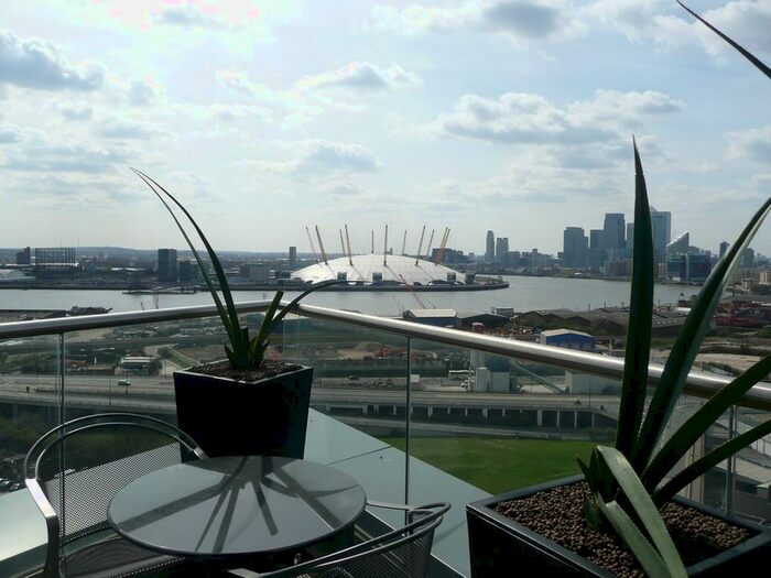 3 Bedroom Flat To Rent In Alaska Apartments, London, Capital East, Royal Victoria Docks, E16