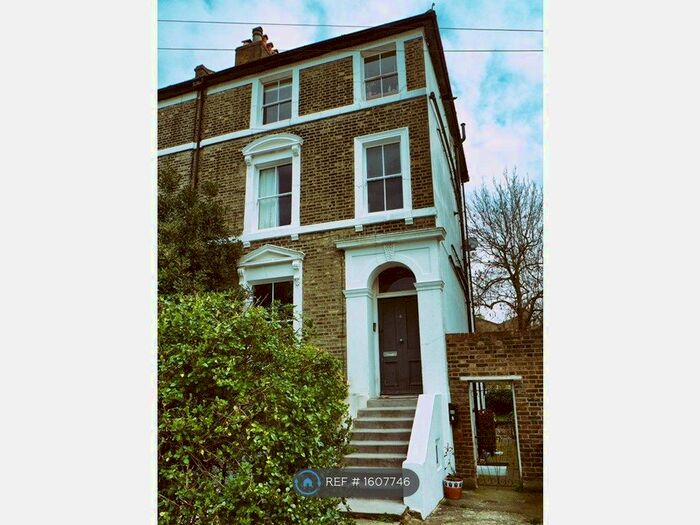 2 Bedroom Flat To Rent In Chaucer Road, London, SE24