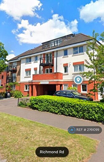 2 Bedroom Flat To Rent In Grantham Court, Kingston Upon Thames, KT2