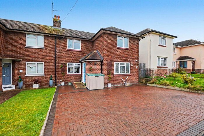 3 Bedroom Semi Detached House For Sale In Danson Way, Rainham, Gillingham, ME8