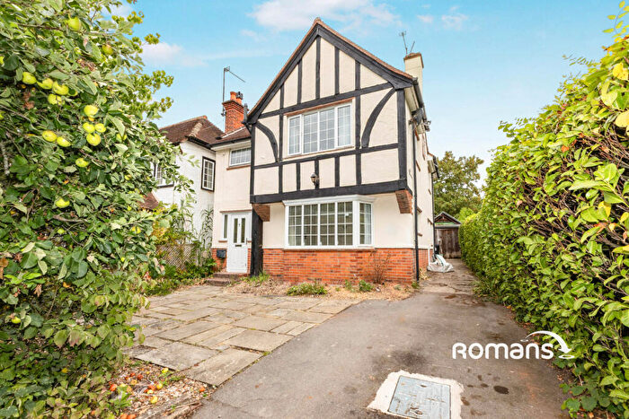 3 Bedroom House To Rent In Pound Lane, Sonning, Reading, RG4