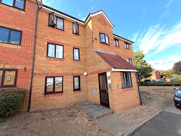 1 Bedroom Flat For Sale In Redford Close, Feltham, TW13