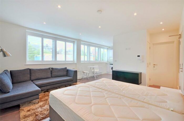 Studio To Rent In Blackburn Road, West Hampstead, NW6