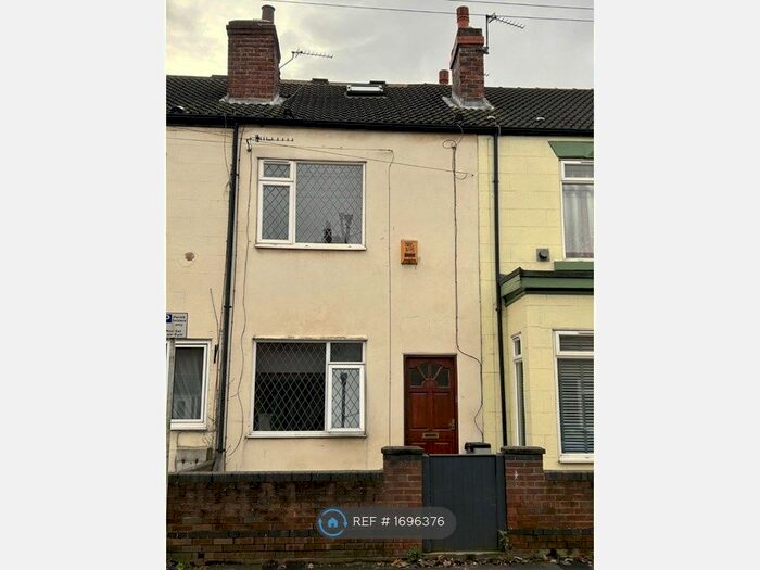 3 Bedroom Terraced House To Rent In Middle Oxford Street, Castleford, WF10