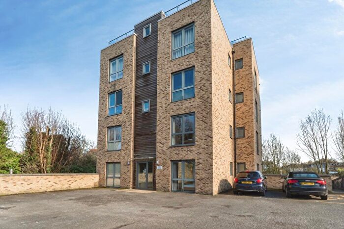 2 Bedroom Flat For Sale In Pepys Court, Cambridge, Cambridgeshire, CB4