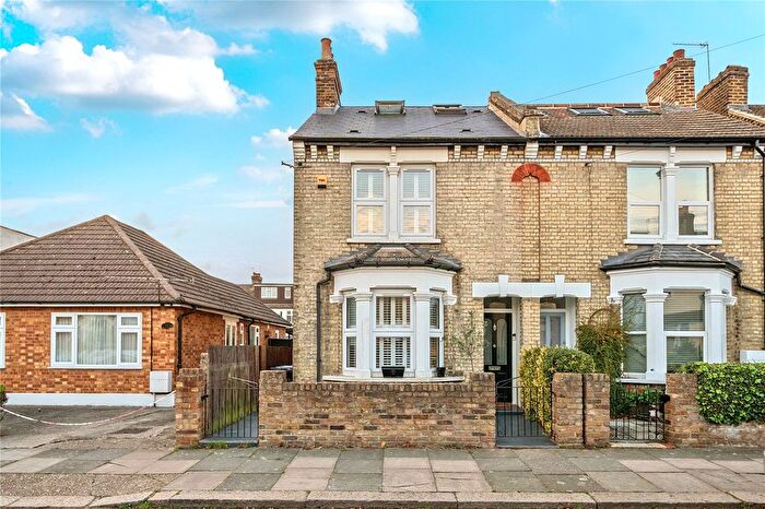 4 Bedroom End Terrace House For Sale In Acacia Road, Enfield, EN2