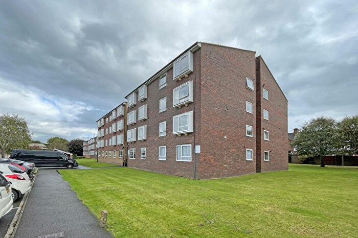 1 Bedroom Flat To Rent In Station Approach, Cheam Village, Surrey, SM2