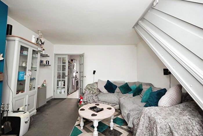 3 Bedroom Terraced House For Sale In Mayfield Avenue, Dover, Kent, CT16