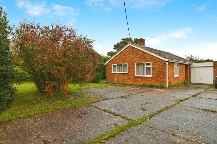 2 Bedroom Bungalow For Sale In The Street, Hepworth, Diss, IP22