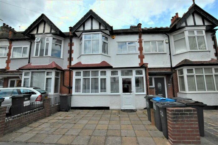 3 Bedroom Semi-Detached House To Rent In Parkview Road, Croydon, Surrey, CR0