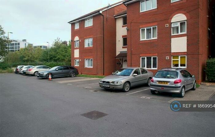 1 Bedroom Flat To Rent In Flaxfield Court, Basingstoke, RG21