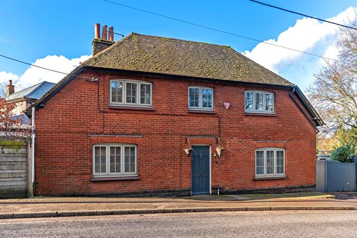 4 Bedroom Detached House For Sale In High Street, Twyford, SO21