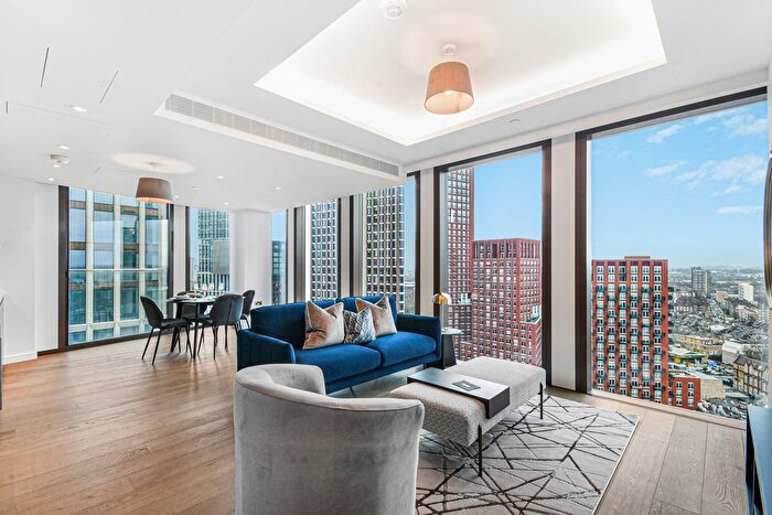 2 Bedroom Flat To Rent In Carnation Way, London, SW8