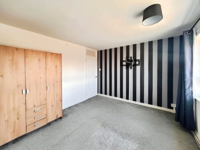 2 Bedroom Flat To Rent In Queensberry Road, Doncaster, South Yorkshire, DN2