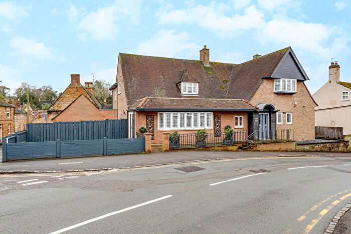 1 Bedroom Apartment For Sale In Church Street, Cottingham, LE16