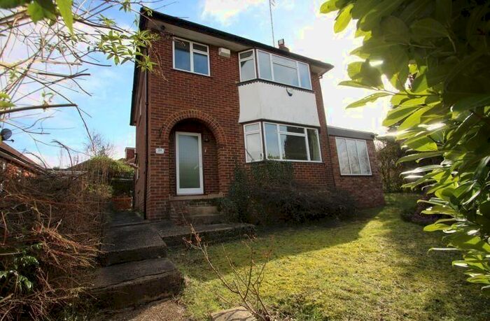 4 Bedroom Detached House To Rent In High Wycombe, Buckinghamshire, HP13