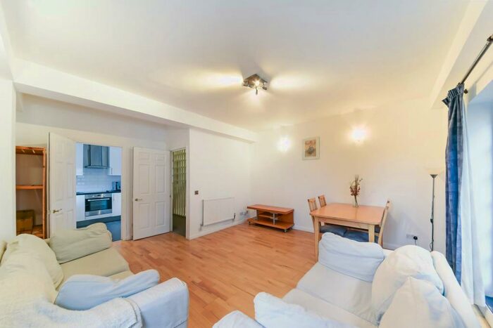 3 Bedroom Terraced House To Rent In Rope Street, Surrey Quays, London, SE16