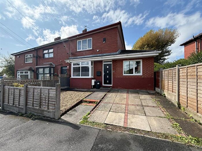 4 Bedroom Mews For Sale In Church Walk, Stalybridge, SK15