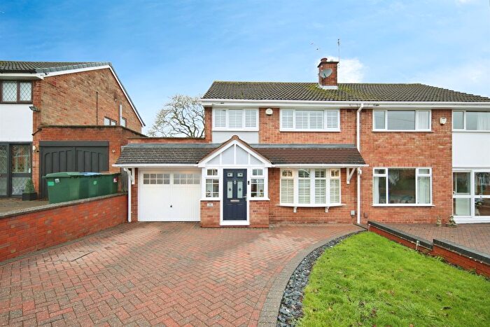 3 Bedroom Semi-Detached House For Sale In Tudor Avenue, Coventry, CV5