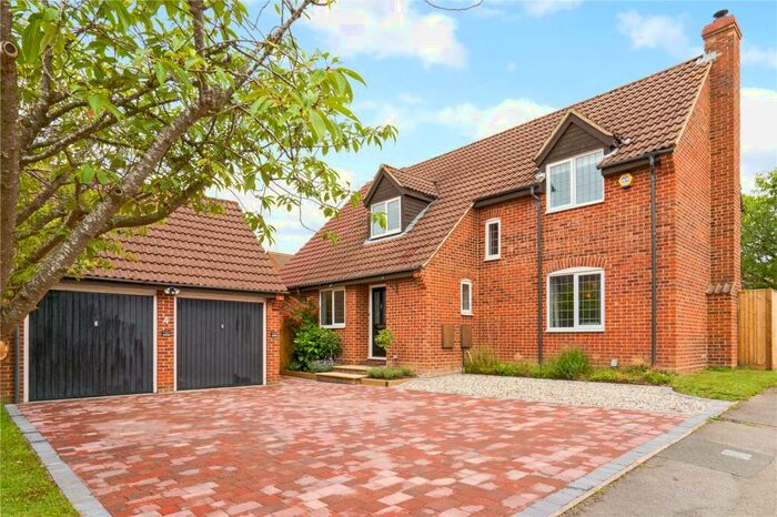4 Bedroom Detached House For Sale In Ashman Road, Thatcham, Berkshire, RG19
