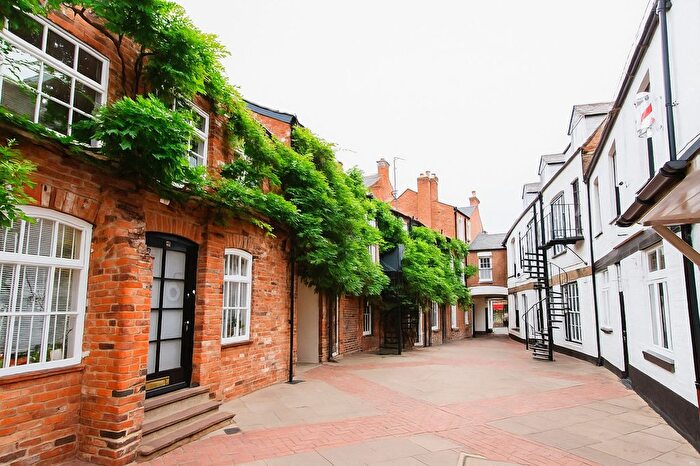 2 Bedroom Flat For Sale In High Street, Banbury, OX16