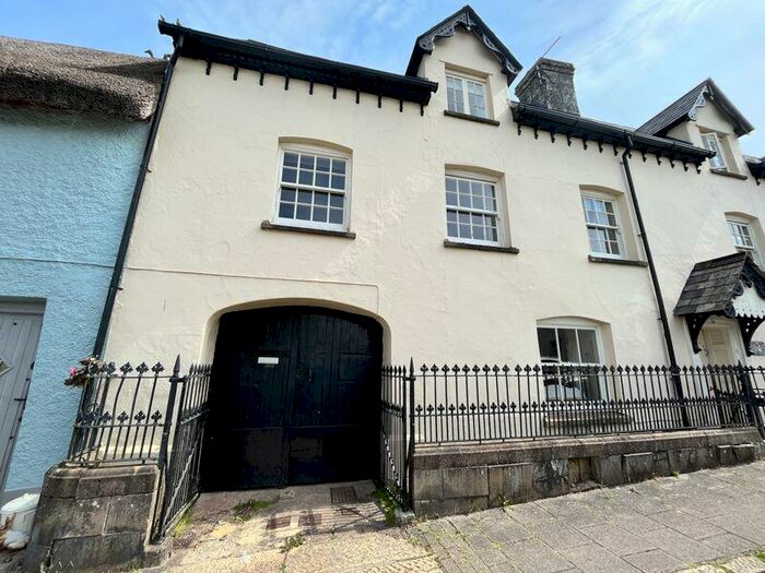 1 Bedroom Flat To Rent In Market Street, Hatherleigh, EX20