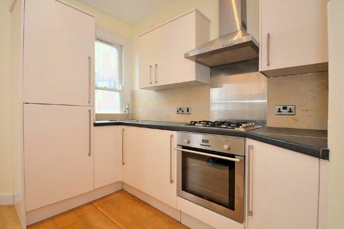 1 Bedroom Flat To Rent In St Elmo Road, Shepherds Bush, London, W12