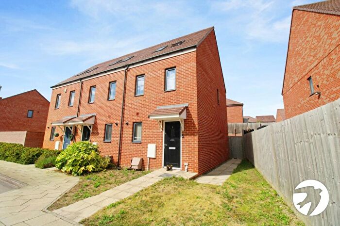 3 Bedroom End Of Terrace House To Rent In Swann Street, Castle Hill, Ebbsfleet Valley, Swanscombe, DA10