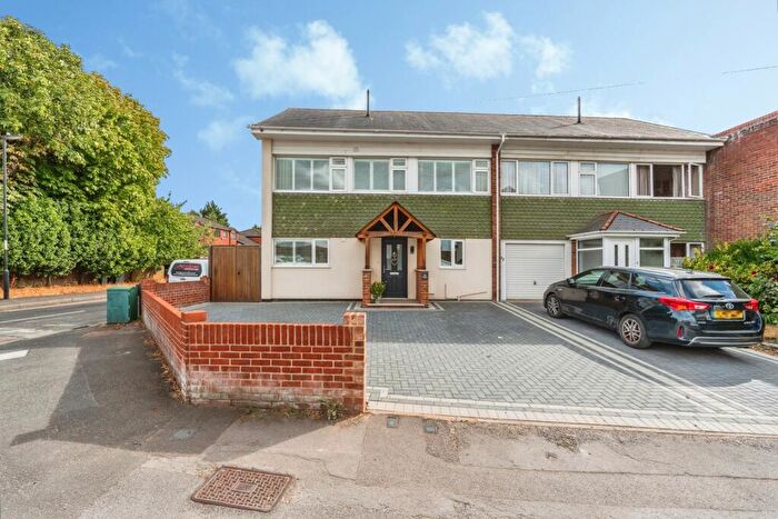 4 Bedroom End Of Terrace House For Sale In Old Redbridge Road, Old Redbridge, Southampton, Hampshire, SO15